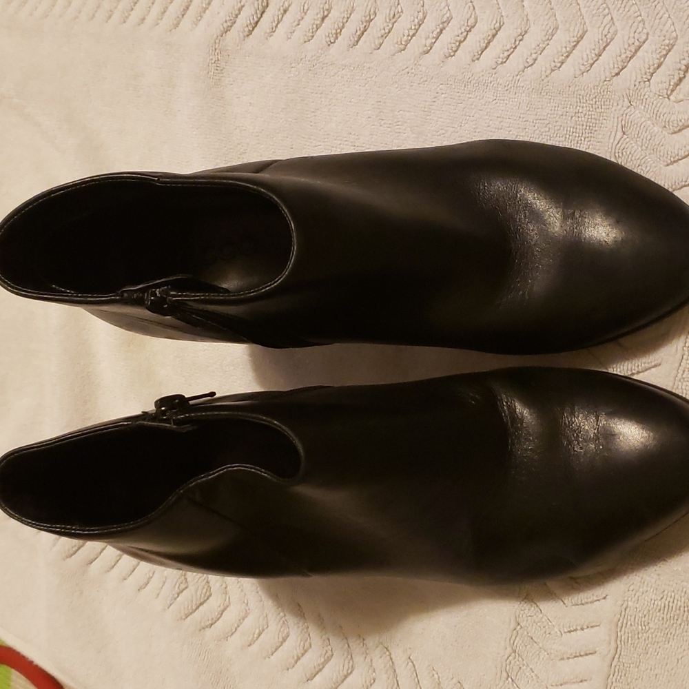 New Ecco leather ankle boots 9/9.5